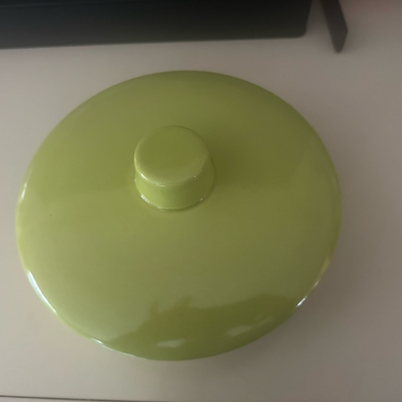 NIB Ceramic Casserole Covered Dish Beautiful Contemporary Artisan Celadon Green - Picture 6 of 6